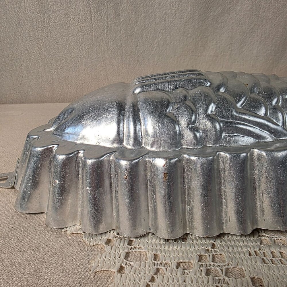 Vintage Fish Shaped Aluminum Jello Gelatin Dessert Mold 12" Long - Picture 2 of 6